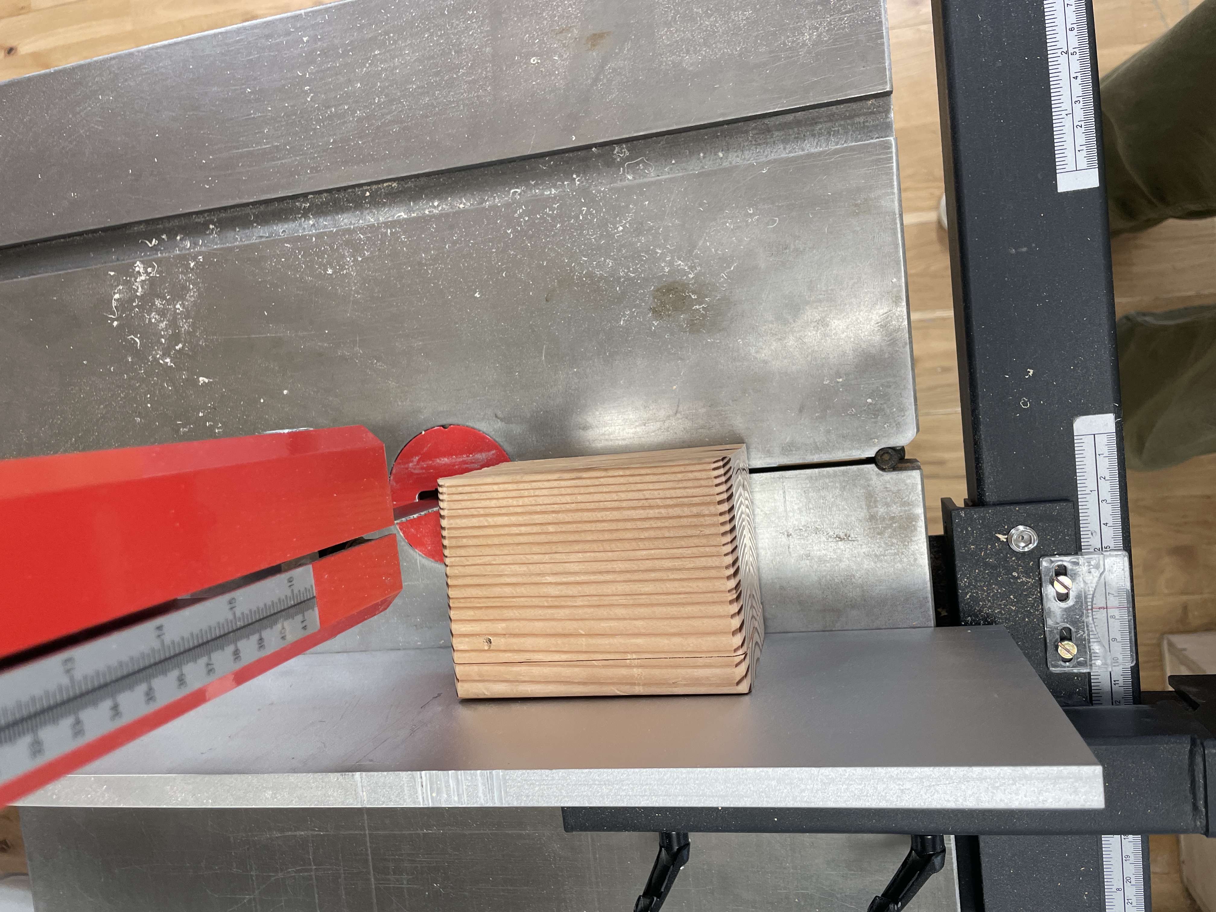 Cutting the  false lid of the box